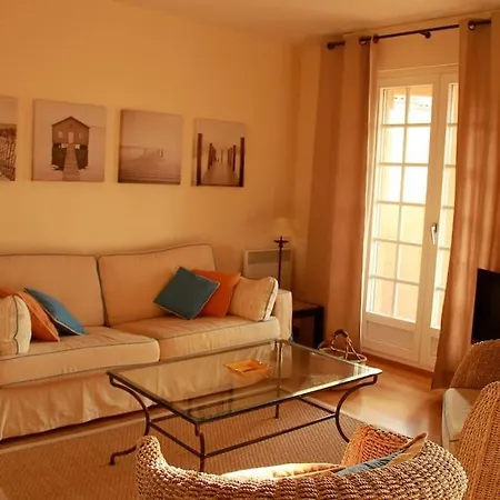3 With Terrace And Pool